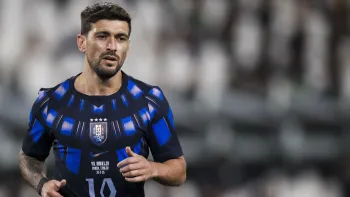 Arrascaeta com a camisa do Uruguai (Foto: Nicol� Campo/LightRocket via Getty Images)