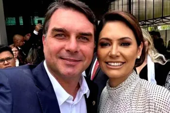 V�deo exp�s que Fl�vio e Michelle est�o no centro de uma disputa sobre quem melhor representa o legado dos Bolsonaro (cr�dito: Reprodu��o/Redes Sociais)