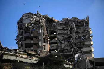 Terremotos na Venezuela: pr�dio colapsado em Catia La Mar, no Estado de La Guardia: ainda h� milhares de desaparecidos sob os escombros Foto: Federico Parra/AFP