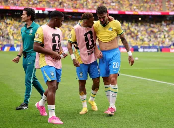 Paquet� se machucou no jogo entre Brasil e Jap�o. Foto: Alex Slitz/Getty Images/AFP
