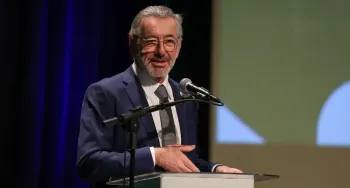 Ministro do Desenvolvimento, Ind�stria, Com�rcio e Servi�os, M�rcio Elias Rosa, fala em p�lpito. Tomaz Silva/Ag�ncia Brasil