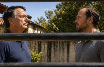 Carlos Bolsonaro visitou o pai