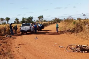 Acidente entre motocicleta e caminhonete na zona rural de Santo Ant�nio do Leverger mata motociclista. Foto: Reprodu��o