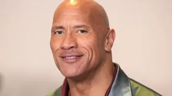 The Rock e P�ricles cantando samba no Rio de Janeiro