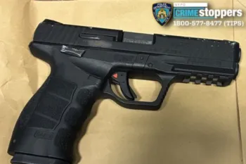 Arma utilizada em tiroteio que deixou 8 pessoas feridas em Nova York. Divulga��o / NYPD