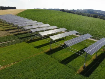 Sistema de energia solar no campo