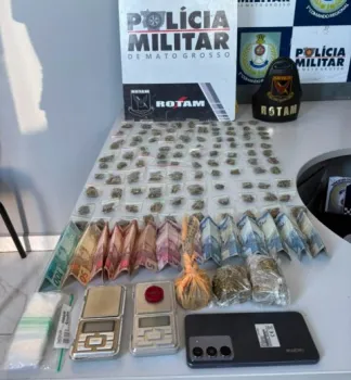 Policiais da Rotam durante a opera��o