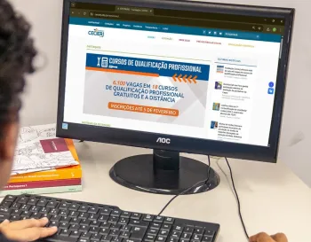 Os cursos gratuitos s�o oferecidos na modalidade a dist�ncia Foto: Divulga��o/Funda��o Cecierj