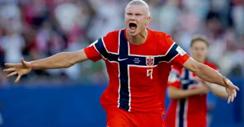 Haaland comemora um dos gols que marcou na Copa do Mundo Foto: Jussi Eskola/Soccrates/Getty Images