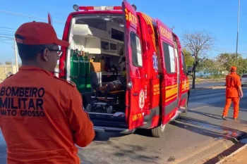 Homem foi contido durante surto em Pocon�. Foto: Reprodu��o