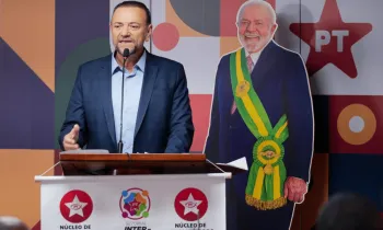 Presidente do PT, Edinho Silva, durante evento do partido. (Divulga��o/PT)
