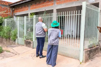 Agentes da prefeitura vistoriaram 574.889 im�veis em Cuiab� para combater o mosquito da dengue. Foto: Prefeitura de Cuiab�