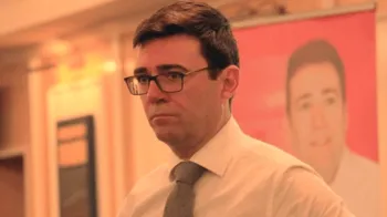 Andy Burnham em campanha. Reprodu��o/Redes sociais