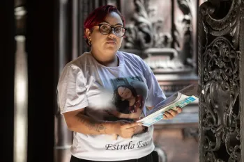 Caso arquivado. Thamires Assis, que perdeu Ester, de 9 anos, para a viol�ncia em 2023: 'Eu acredito que fizeram muito pouco por mim e pela minha filha' Foto: Ana Branco