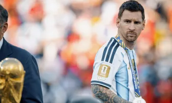 Messi ap�s ser vice-campe�o da Copa do Mundo, no domingo (19) - Marcelo Machado de Melo/Fotoarena/Estad�o Conte�do