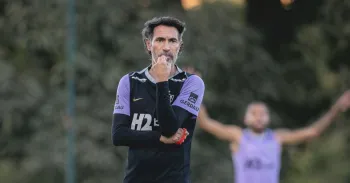 Eduardo Dom�nguez comanda treino do Atl�tico-MG (Foto: Pedro Souza / Atl�tico-MG)