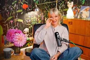 Jo Whiley desabou ao falar sobre a morte do pai (Imagem: Dig It with Jo Whiley and Zoe Ball/Youtube)