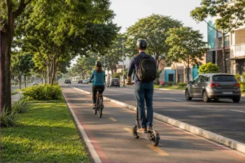 Condutores de bicicletas e patinetes el�tricos precisam fazer curso para circular em Tangar� da Serra. Foto: Imagem gerada por IA