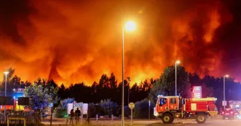 Inc�ndio florestal no departamento de Gironda, na Fran�a, em 22 de julho de 2026. REUTERS/Stephane Mahe