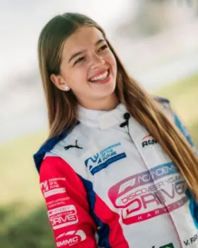 Victoria 'Vicky' Farfus iniciou nas pistas aos 11 anos e, em pouco tempo, j� entrou para a hist�ria do automobilismo.