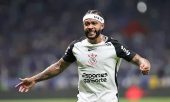 Memphis Depay � uma das principais refer�ncias t�cnicas do Corinthians (GILSON LOBO/AGIF - AG�NCIA DE FOTOGRAFIA/ESTAD�O CONTE�DO)