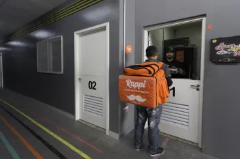Entregador: programa facilita financiamento de ve�culo (Foto: Edilson Dantas/Ag�ncia O Globo)