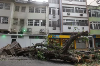 A investiga��o � realizada pela 32� Delegacia Policial, no bairro da Taquara, vizinho � Cidade de Deus. Foto: Reginaldo Pimenta/Ag�ncia O Dia/Estad�o Conte�do