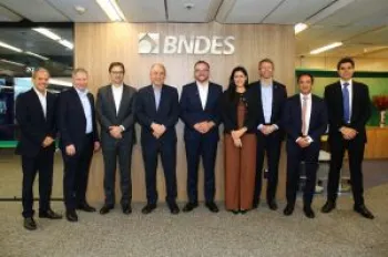 Representantes das companhias a�reas acompanharam a apresenta��o. Foto: Vivian Fernandez / BNDES