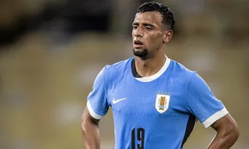 O atacante Lucho Rodr�guez, de 23 anos, atualmente no Neom SC, da Ar�bia Saudita, j� disputou quatro jogos pela sele��o do Uruguai. Foto: Reprodu��o/Instagram @lucho_rodriguezz24
