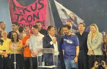 Nunes e Tarc�sio em evento de campanha