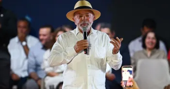O presidente Lula durante a convencao do PT que oficializou sua candidatura a reeleicao, em Sao Paulo. (Foto: Roberto Sungi/Ato Press/Estadao Conteudo)