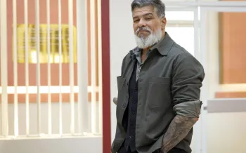 Mauricio Mattar interpreta Junqueira na novela 'Por Voc�' - Globo / Manoella Mello