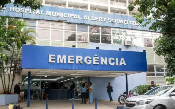 Homem est� internado, sob cust�dia, no Hospital Albert Schweitzer, em Realengo - �rica Martin / Arquivo O Dia