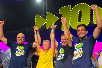 O governador Otaviano Pivetta, ao lado dos candidatos ao Senado Federal Margareth Buzetti (PP), Mauro Mendes (Uni�o) e o candidato a vice de Pivetta, F�bio Garcia (Uni�o). Foto: Reprodu��o