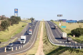 Al�m dos preju�zos ao meio ambiente, as queimadas comprometem a seguran�a vi�ria