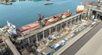 CLI inicia opera��o de novo shiploader no Porto de Santos