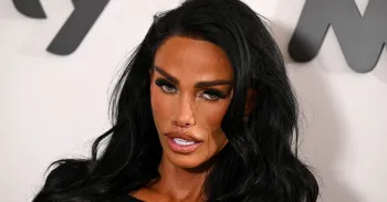 Katie Price posa para foto oficial do document�rio Nothing to Hide (Imagem: Getty Images)