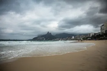 No Rio de Janeiro, os term�metros ficam entre 18�C e 22�C neste s�bado, com pancadas de chuva e rajadas de vento ao longo do dia. Foto: Hermes de Paula