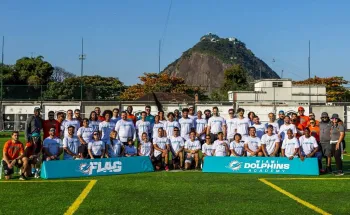 Miami Dolphins busca expandir o 'flag football', variante do futebol americano sem contato f�sico, que estar� nas Olimp�adas de Los Angeles de 2028 - Divulga��o / Miami Dolphins