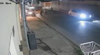 C�mera de seguran�a registrou a a��o dos criminosos