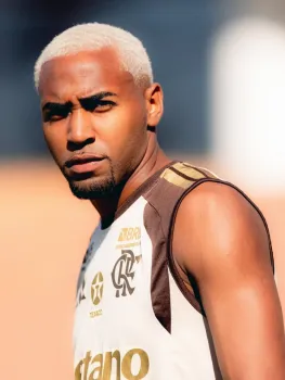 Lorran em treino do Flamengo - Adriano Fontes / Flamengo