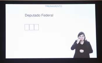 Modelo de urna eletr�nica usada pelo TRE-RJ - Pedro Ivo / Arquivo O Dia