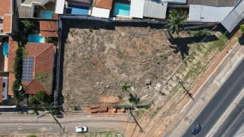 Imagem ilustrativa de drone em sobrevoo para fiscaliza��o