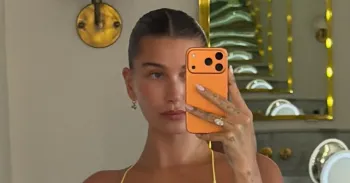 Hailey estava incr�vel em seu biqu�ni amarelo (Imagem: haileybieber/Instagram)