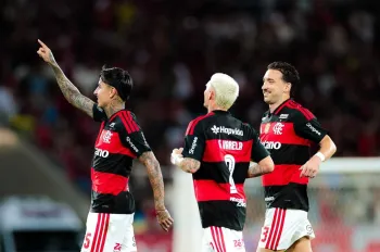 Com direito a gola�o, Flamengo vence o Vit�ria pelo Brasileiro - Jogada10