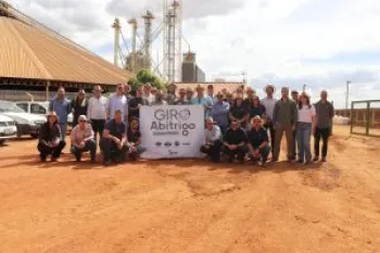 Cerca de 40 representantes da ind�stria participaram de visitas t�cnicas a lavouras, cooperativas e empresas do Tri�ngulo Mineiro e do Alto Parana�ba
