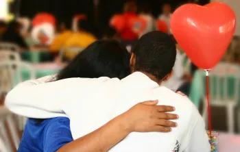 Equipe multiprofissional realiza acolhimento e orienta��o �s fam�lias, fortalecendo o v�nculo e oferecendo apoio desde os primeiros momentos do atendimento socioeducativo.