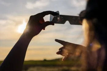 Apenas uma em cada dez pessoas possui �culos de eclipse solar (Imagem: Getty)