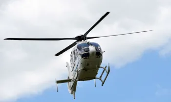 Helic�ptero em voo sobre o Rio de Janeiro (Foto: Jos� Cruz/Ag�ncia Brasil)
