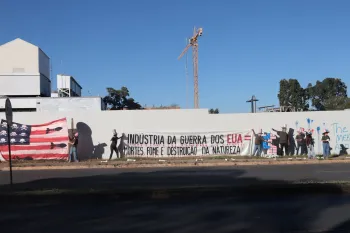 Jovens do MST e Levante Popular da Juventude em protesto